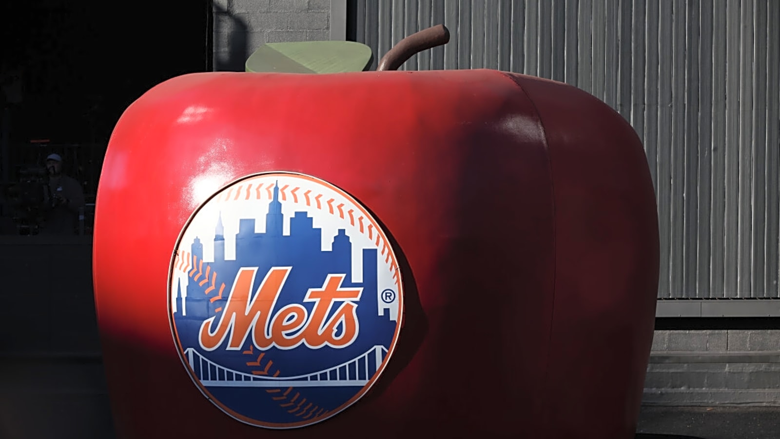 Mets Mourn Loss of Beloved Superfan Seymour Weiner at 98
