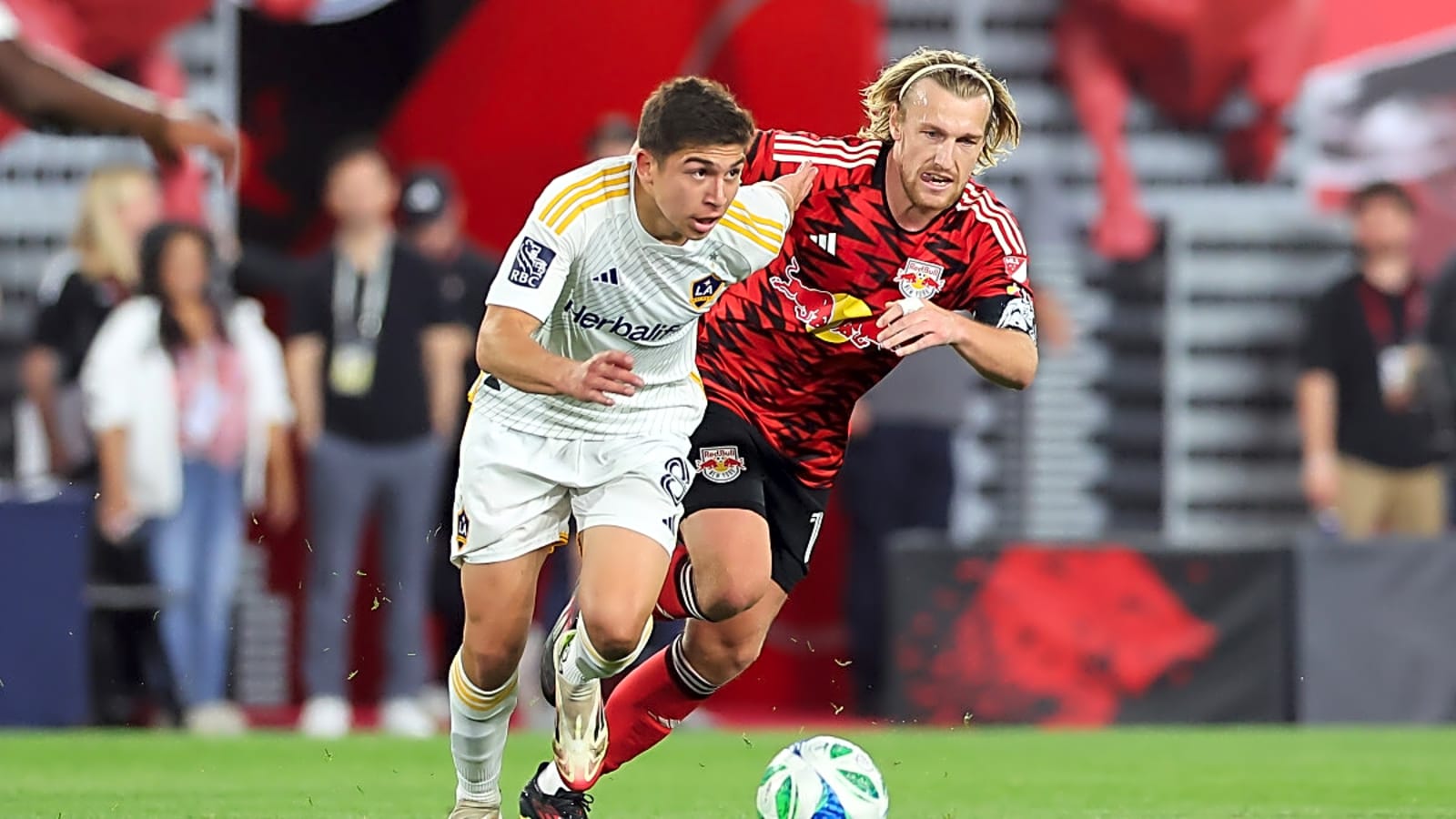 New York Red Bulls, LA Galaxy Among Clubs Linked to MLS Superstar