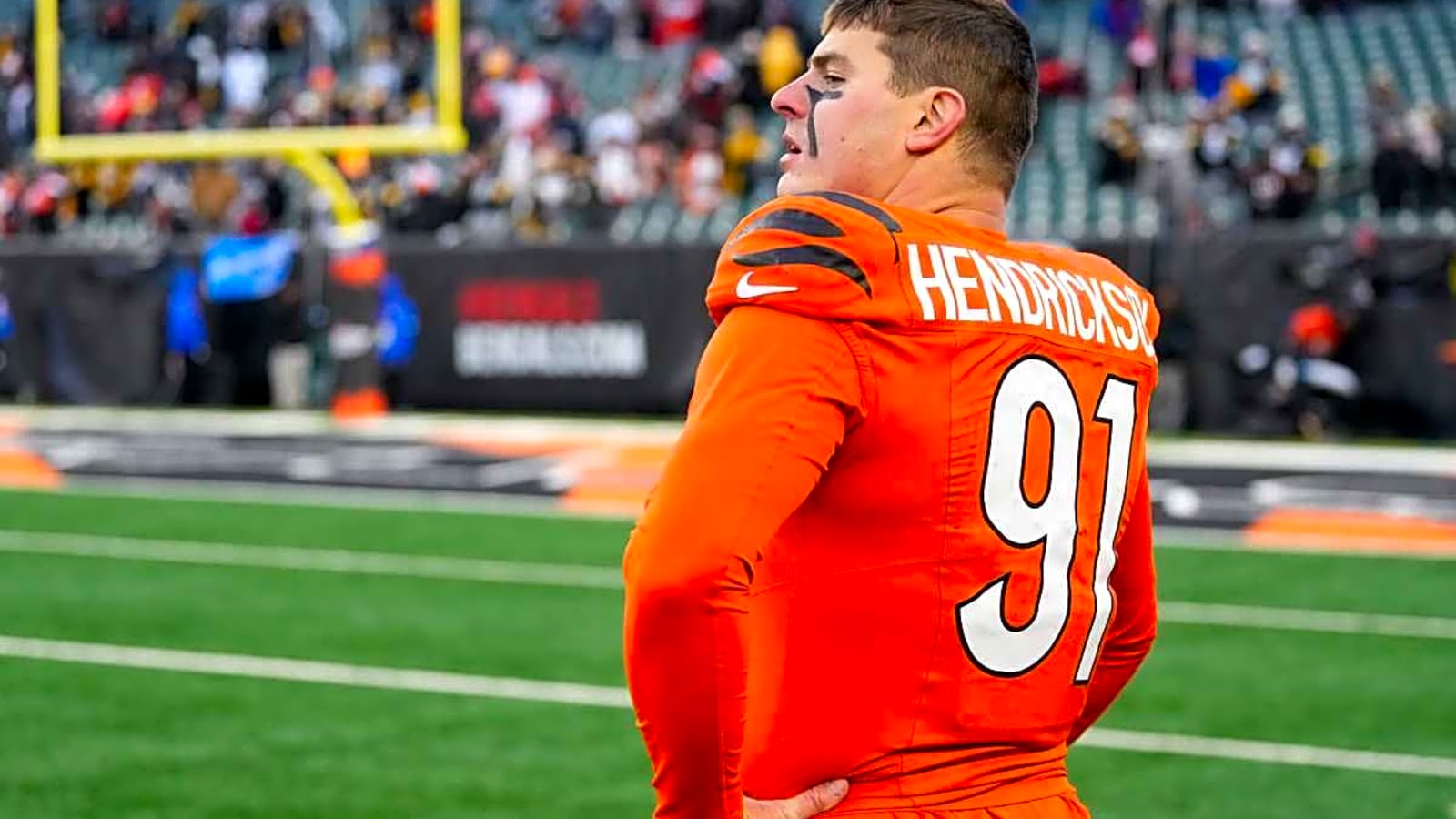 Trey Hendrickson and the Bengals talking again means a soft deadline should be set for a contract extension