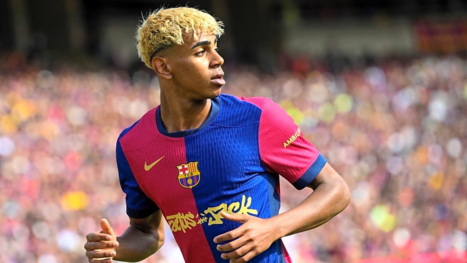 Manchester United Forward Names Lamine Yamal as Potential Teammate