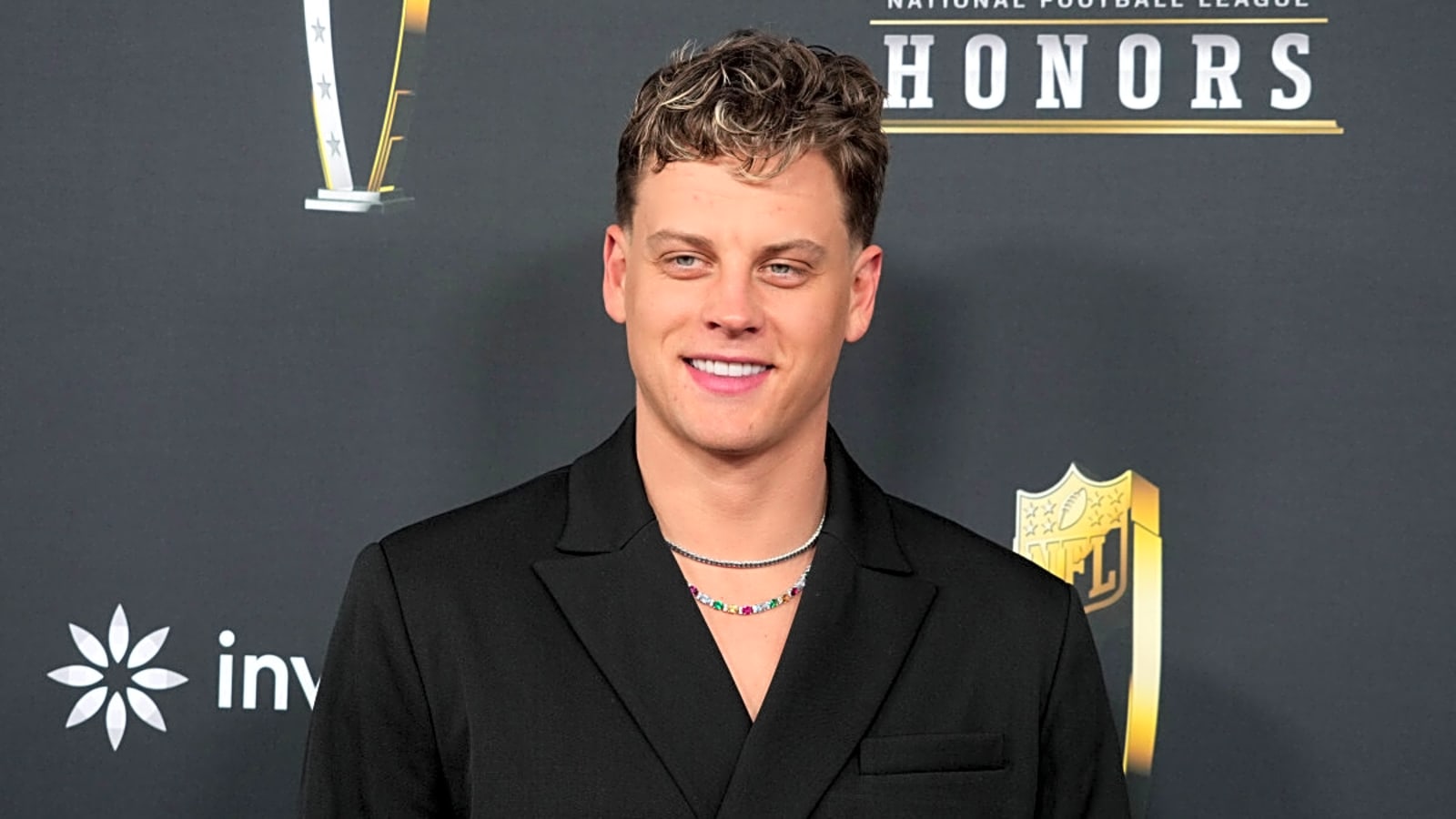 Joe Burrow&#39;s Met Gala Post Fuels Thirst Trap Frenzy