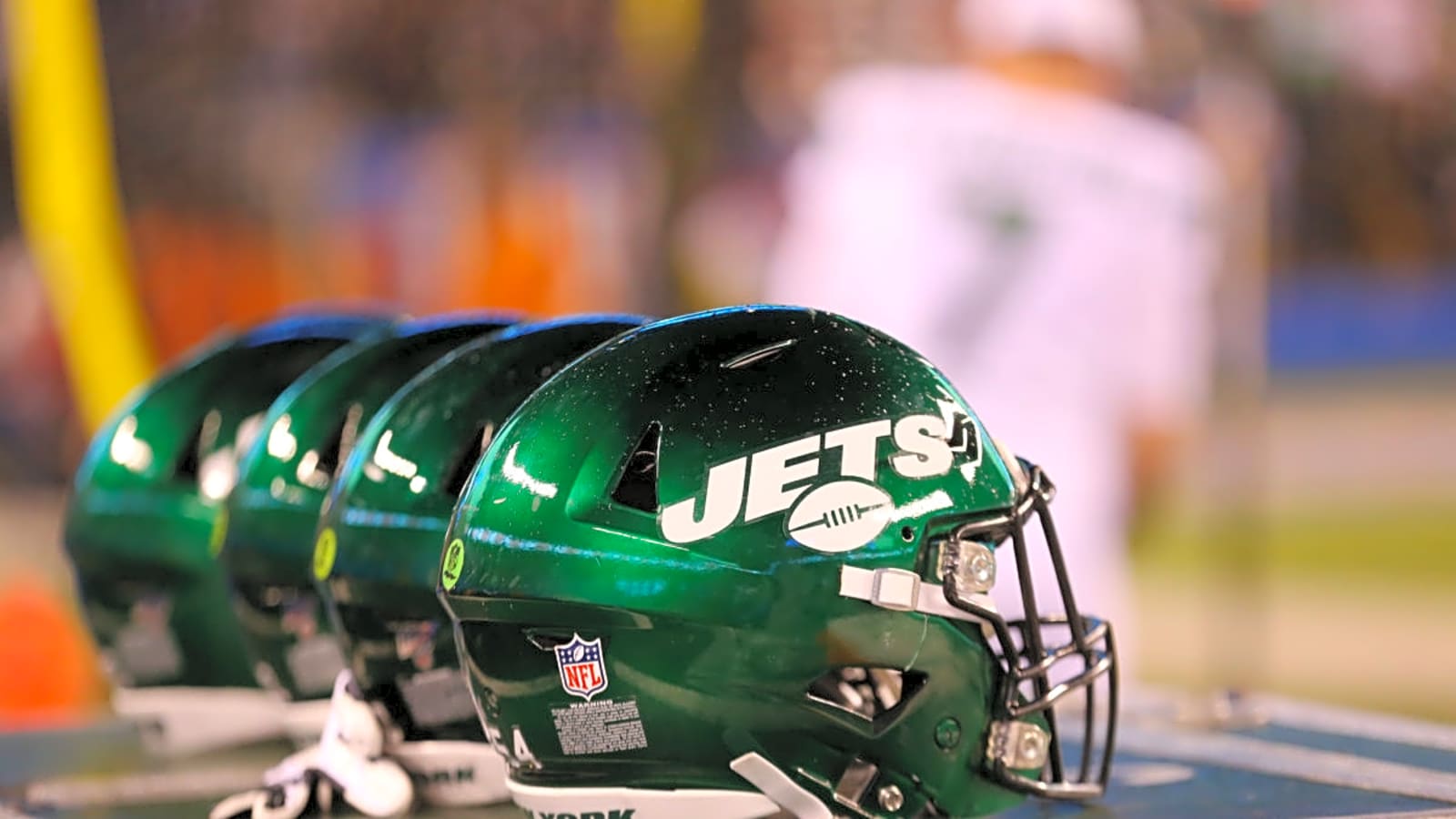 Longtime NFL Star Announces Retirement At 33 Thursday