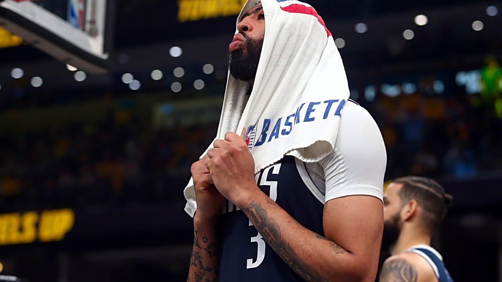 Mavericks Receive Disappointing Anthony Davis Injury News Ahead of 2025 NBA Season