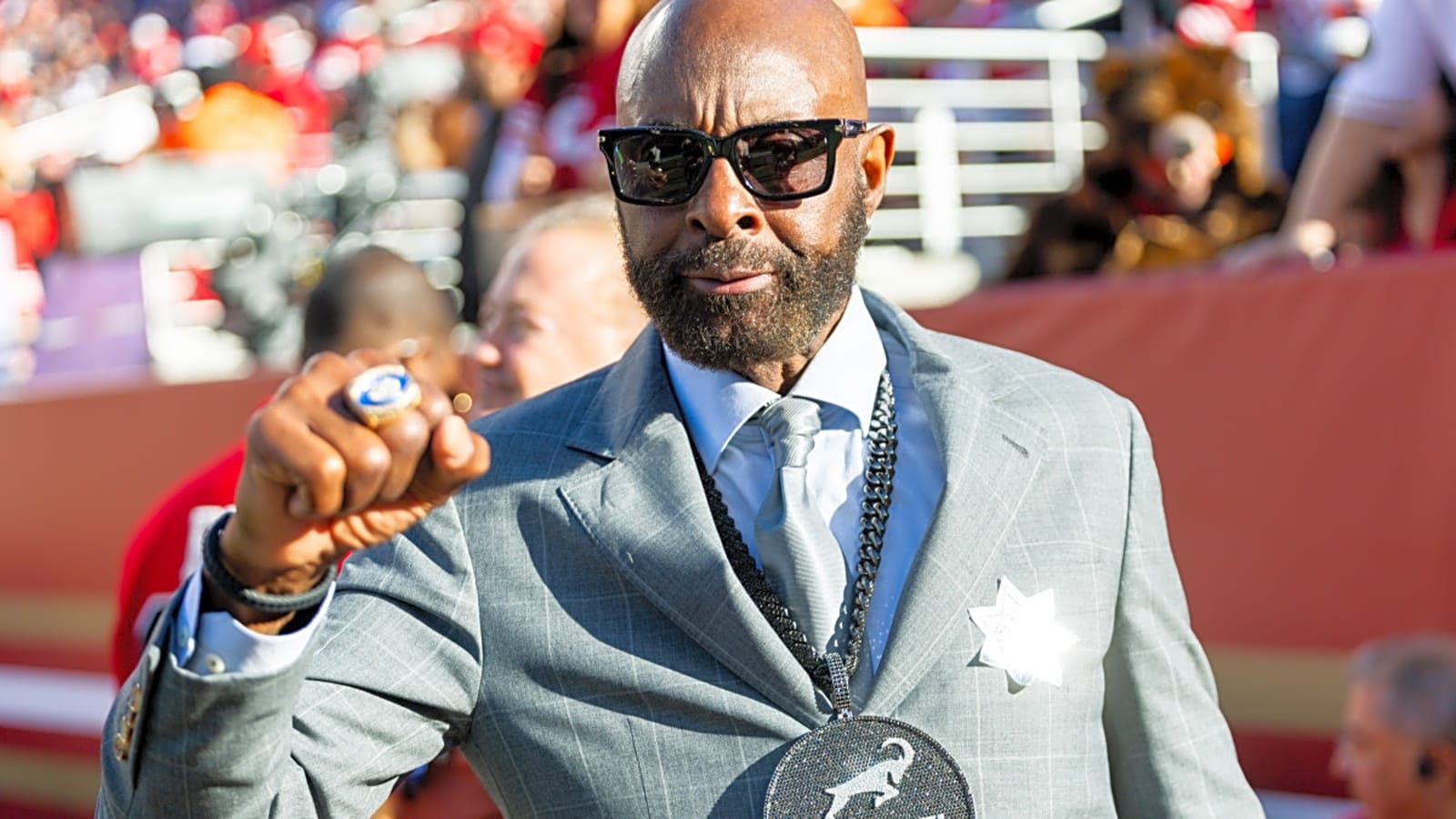 49ers Legend Jerry Rice Issues Apology After Loss to Seahawks
