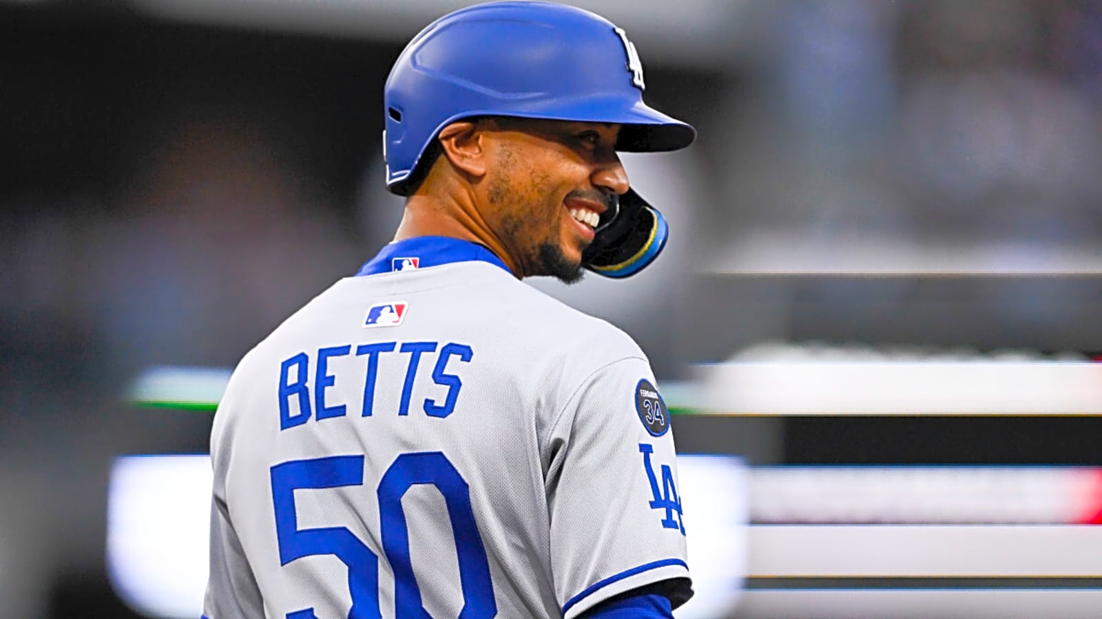 Dodgers&#39; Mookie Betts Shares Three-Word Reaction to Rafael Devers Trade