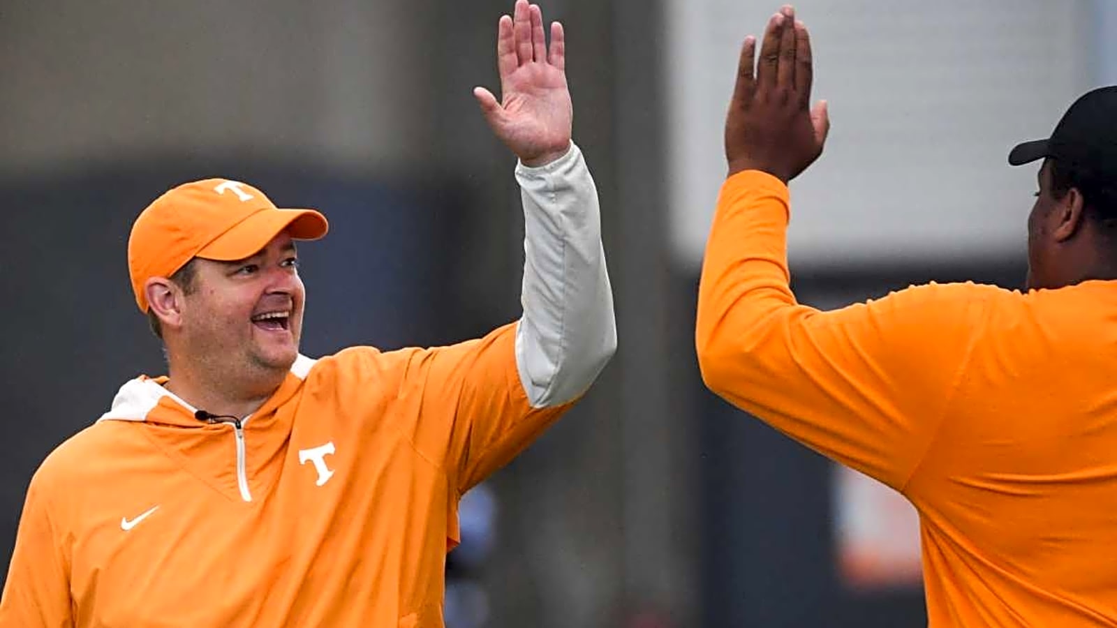 Tennessee lands commitment from four-star recruit and son of former Georgia Bulldogs star on Friday