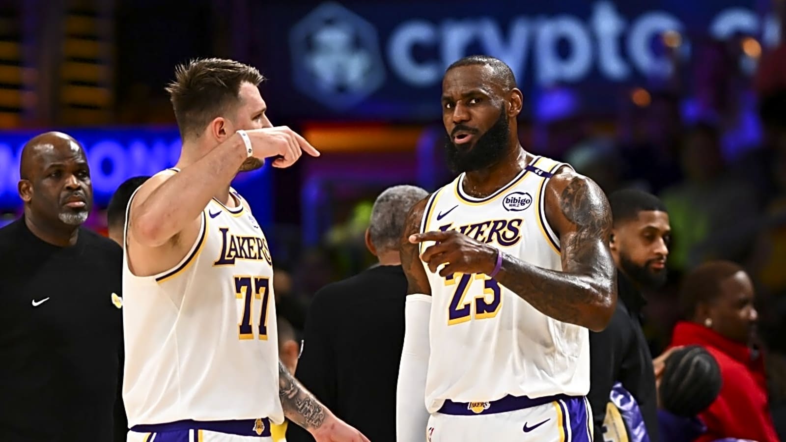 ESPN Insider Addresses Trade Move That &#39;Doesn&#39;t Make Sense&#39; for LeBron James