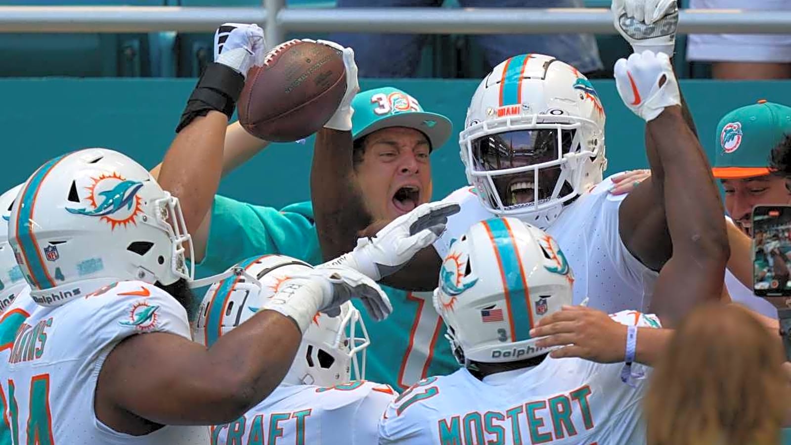 Dolphins Get Defender and Picks in Expert’s Final Mock Draft