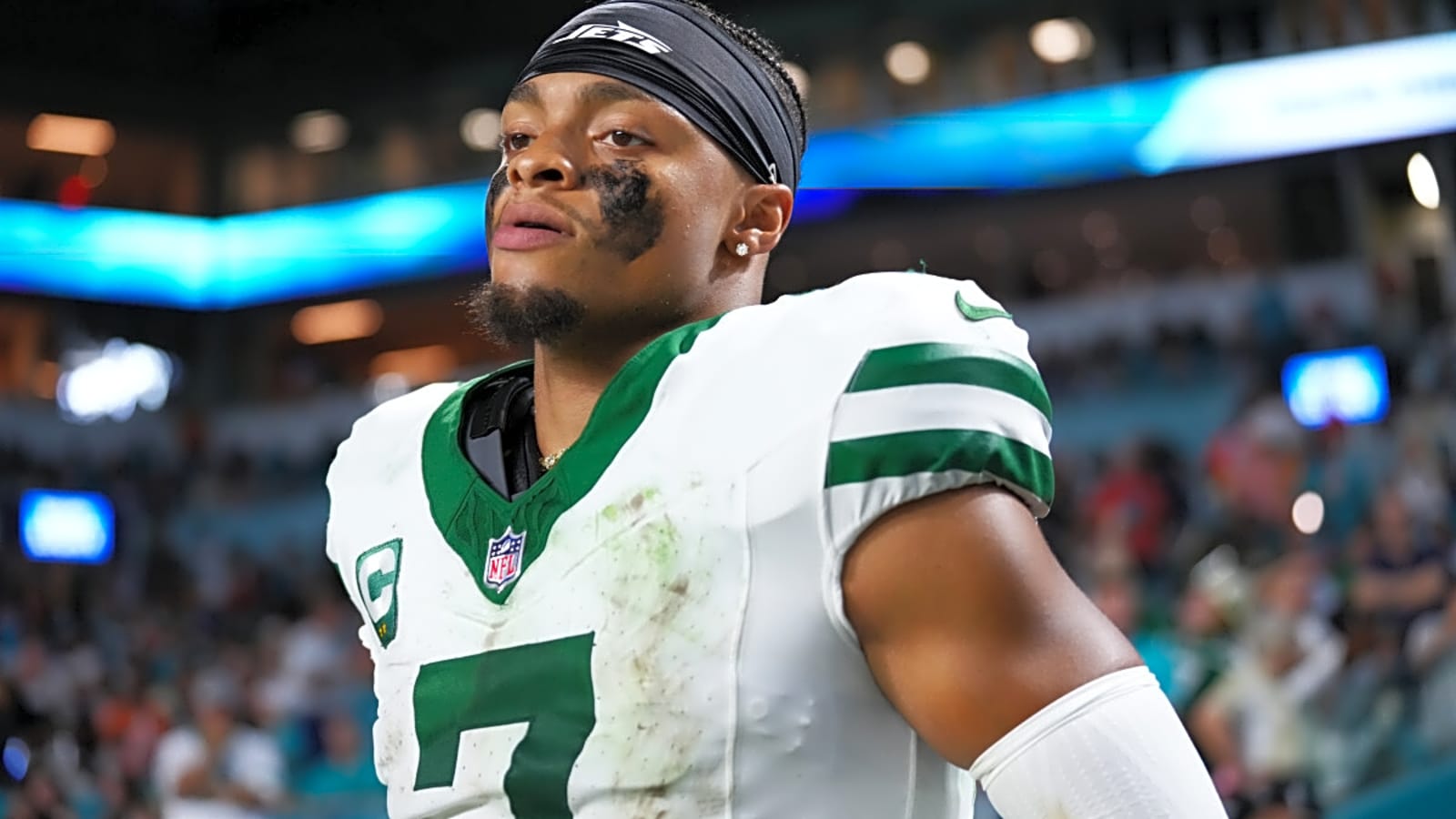 Jets Suggested to Replace Justin Fields With Controversial Backup Quarterback