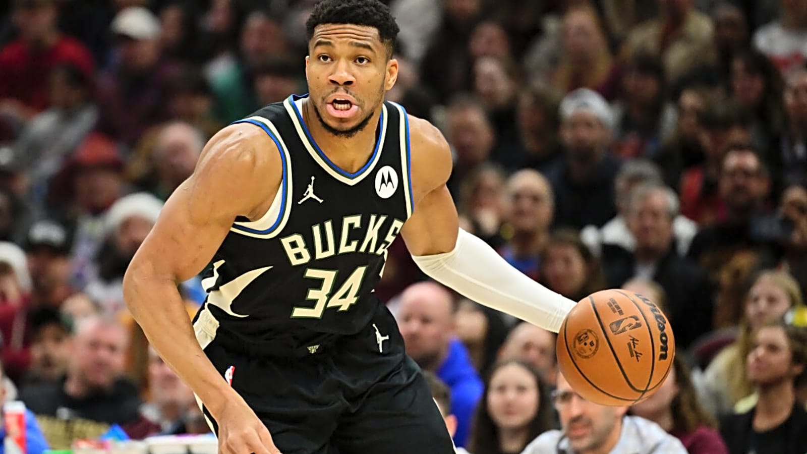 Blockbuster NBA Trade Idea Sends Bucks Four Players in Exchange for Giannis Antetokounmpo