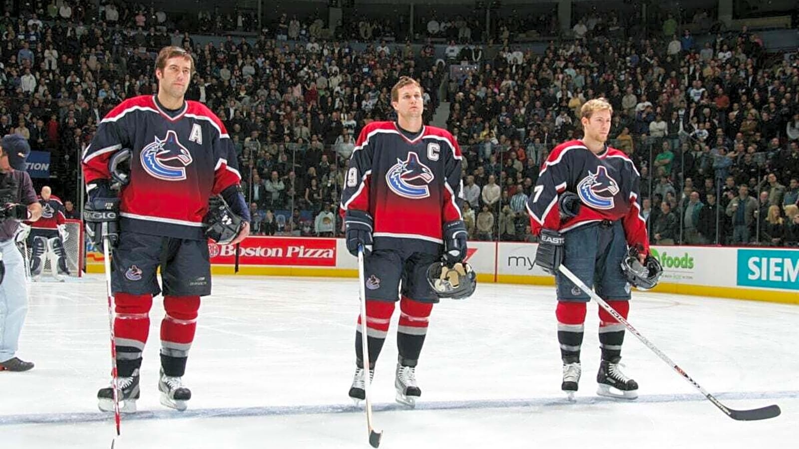 Canucks News & Rumours: Garrett, Näslund, Cootes & Sasson