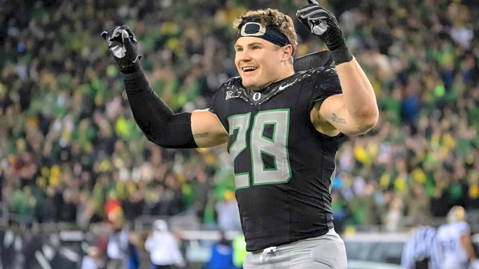Oregon opens as big favorite by oddsmakers against Montana State as the season opener approaches