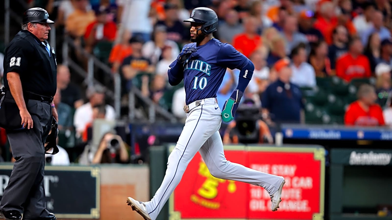 Calls Mount for Suspension of Mariners Outfielder After Throwing Bat at Pitcher in AAA Game