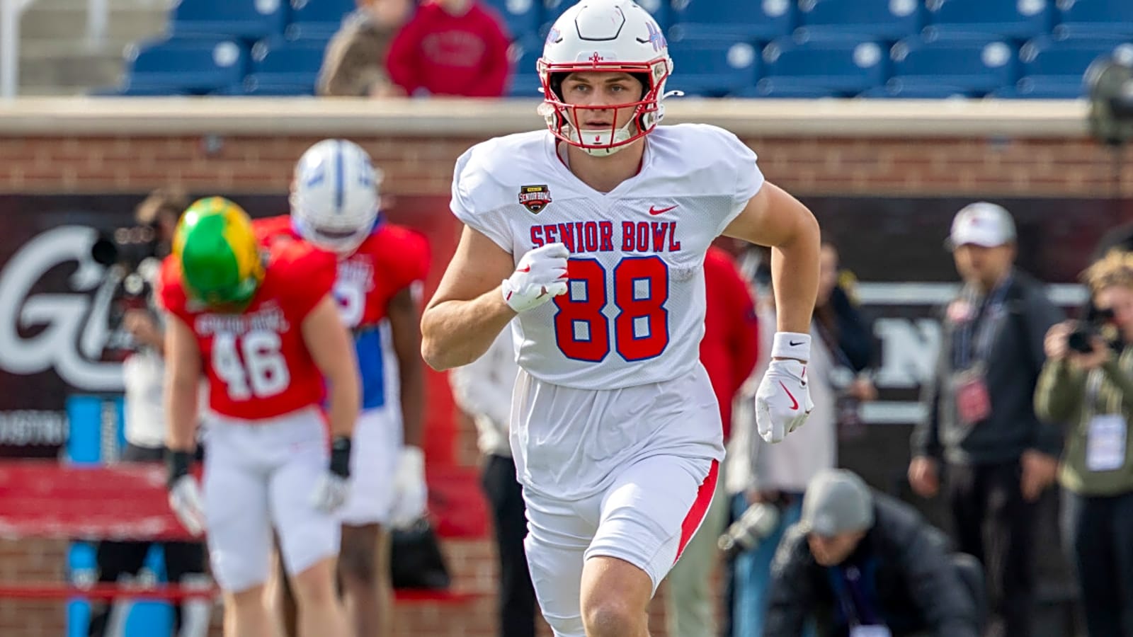 Bears 7-Round 2026 NFL Mock Draft featuring all Senior Bowl selections after a strong showing in Mobile