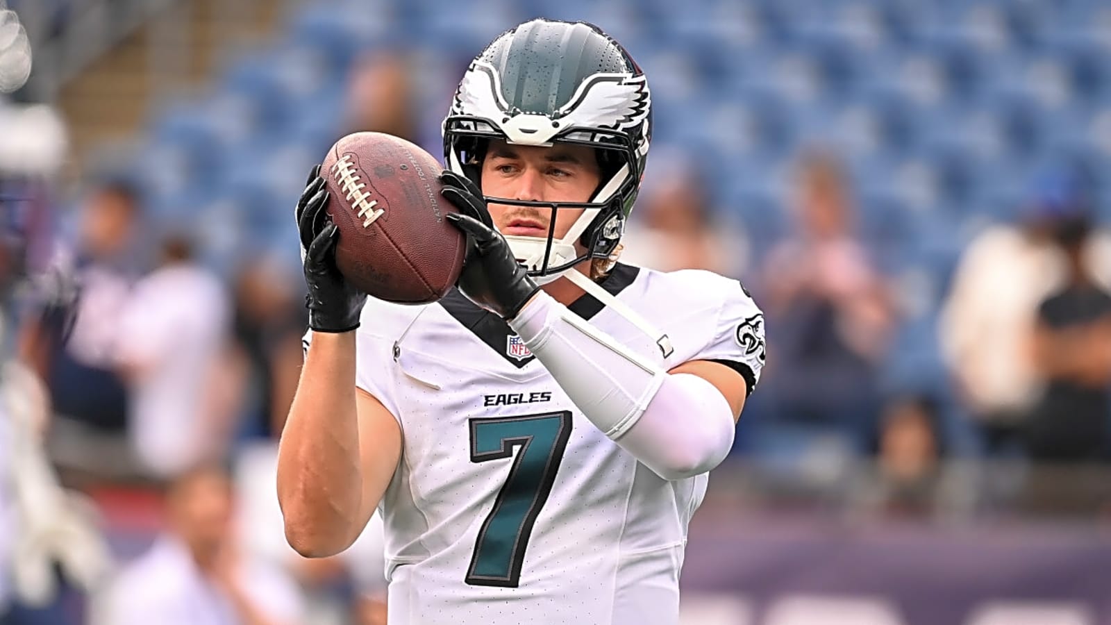 Browns Trade of 1 QB Updated as Controversy