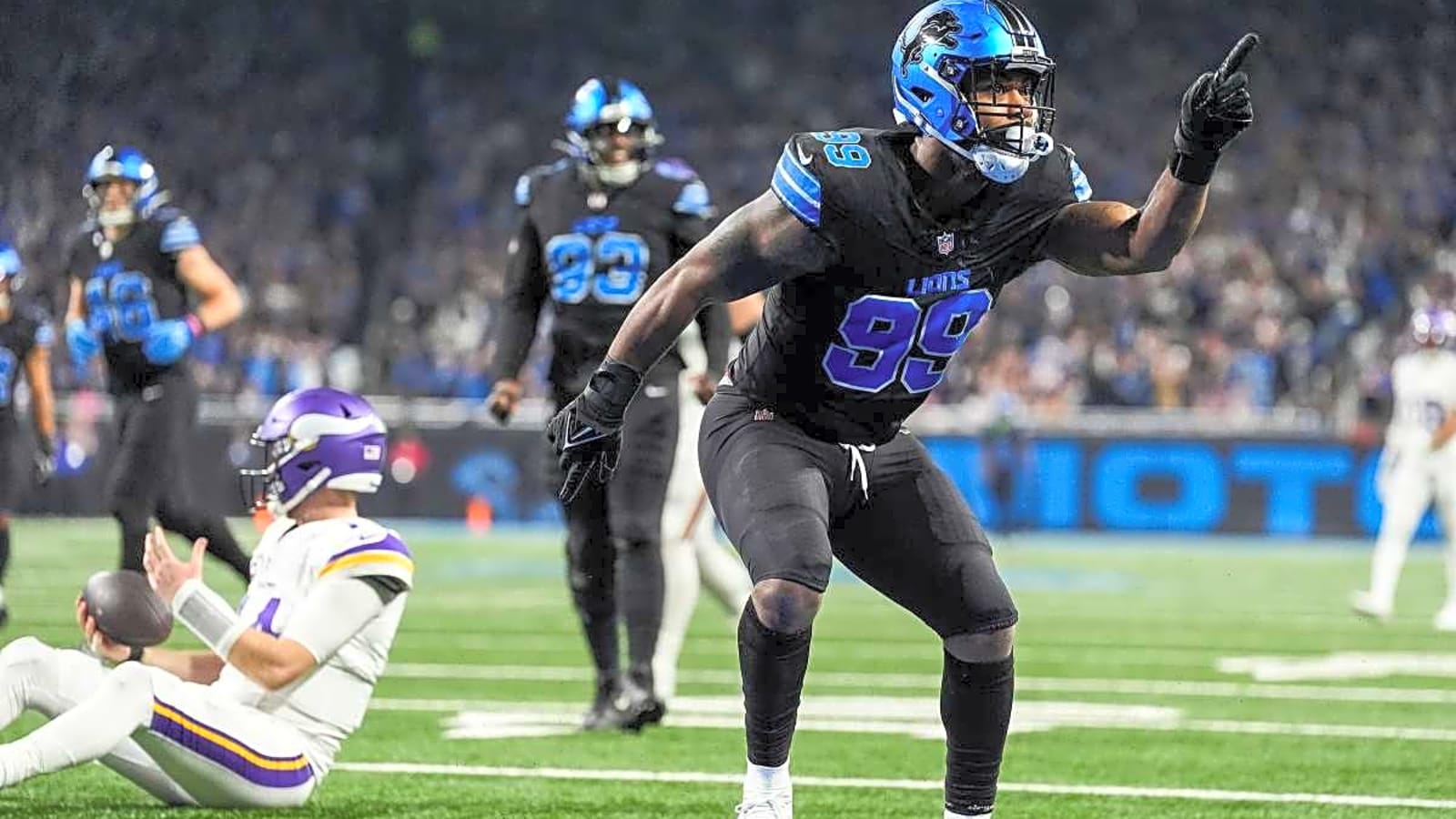 Detroit Lions Need Za&#39;Darius Smith Back After Onwuzurike Injury