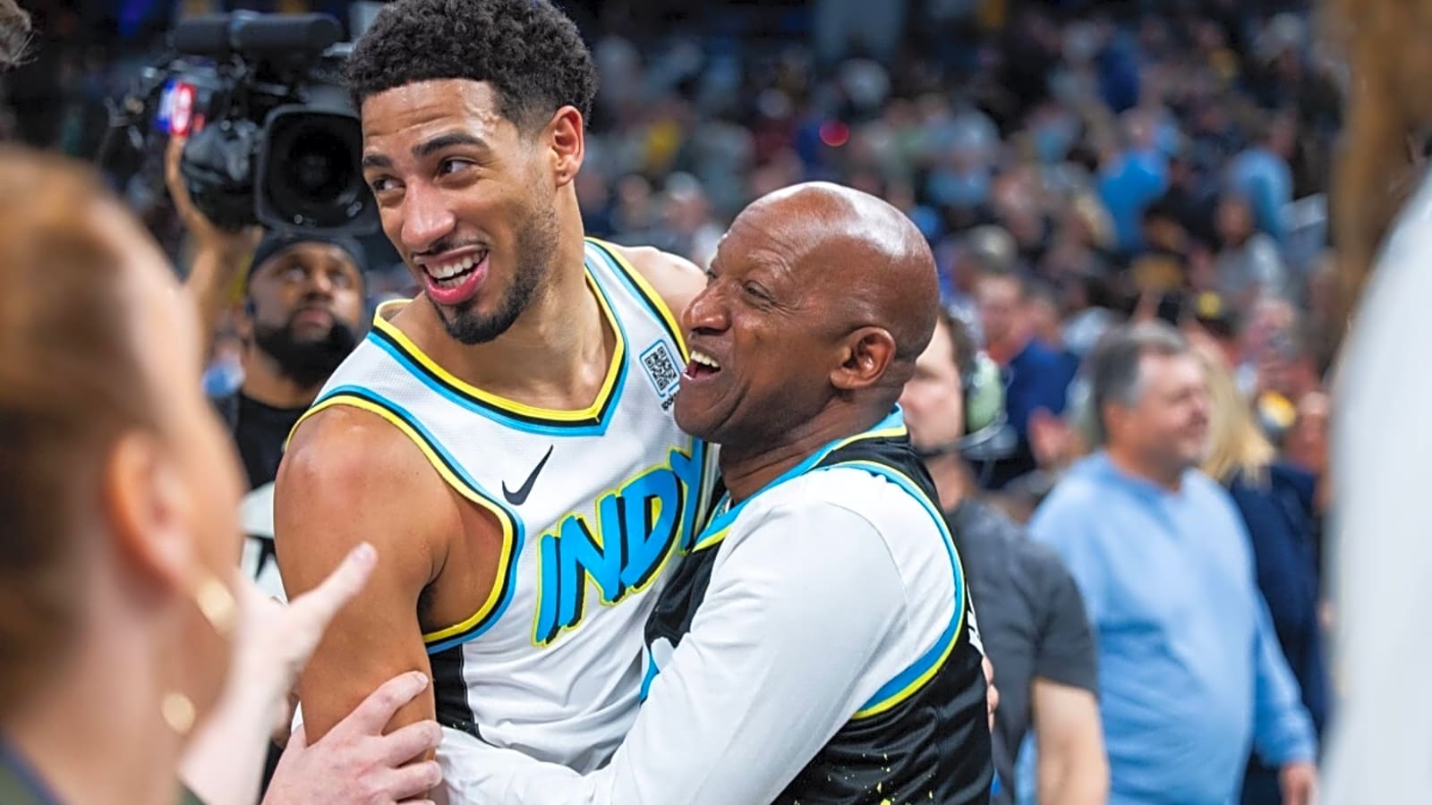 'Hasn&#39;t Washed Those Pants In 50 Years': NBA Fans Troll Tyrese Haliburton&#39;s Dad For Eye-Catching Game 6 Outfit