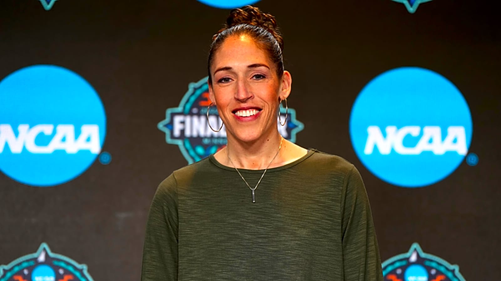 Rebecca Lobo Makes Clear Statement After Caitlin Clark Takes Shot to the Face