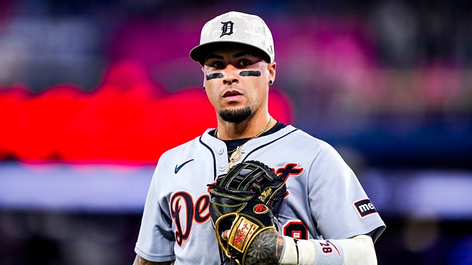 Tigers Make Javier Baez Decision After Leaving Rangers Game