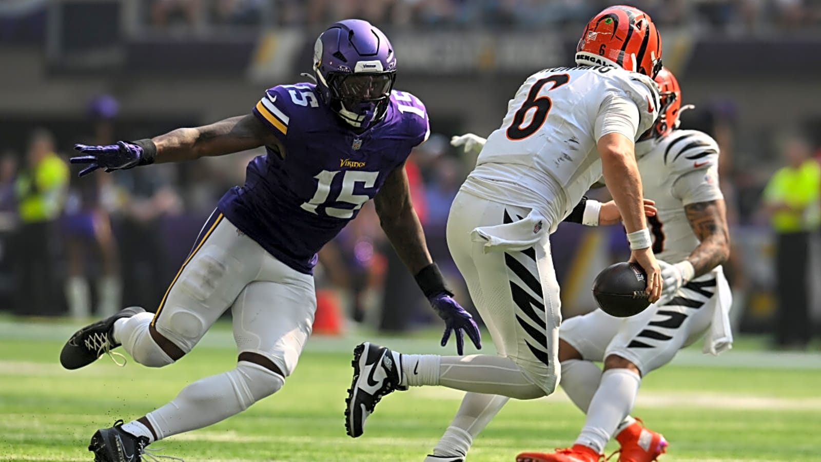 Minnesota Vikings&#39; dominant win highlighted by historic performance and controversial draft pick