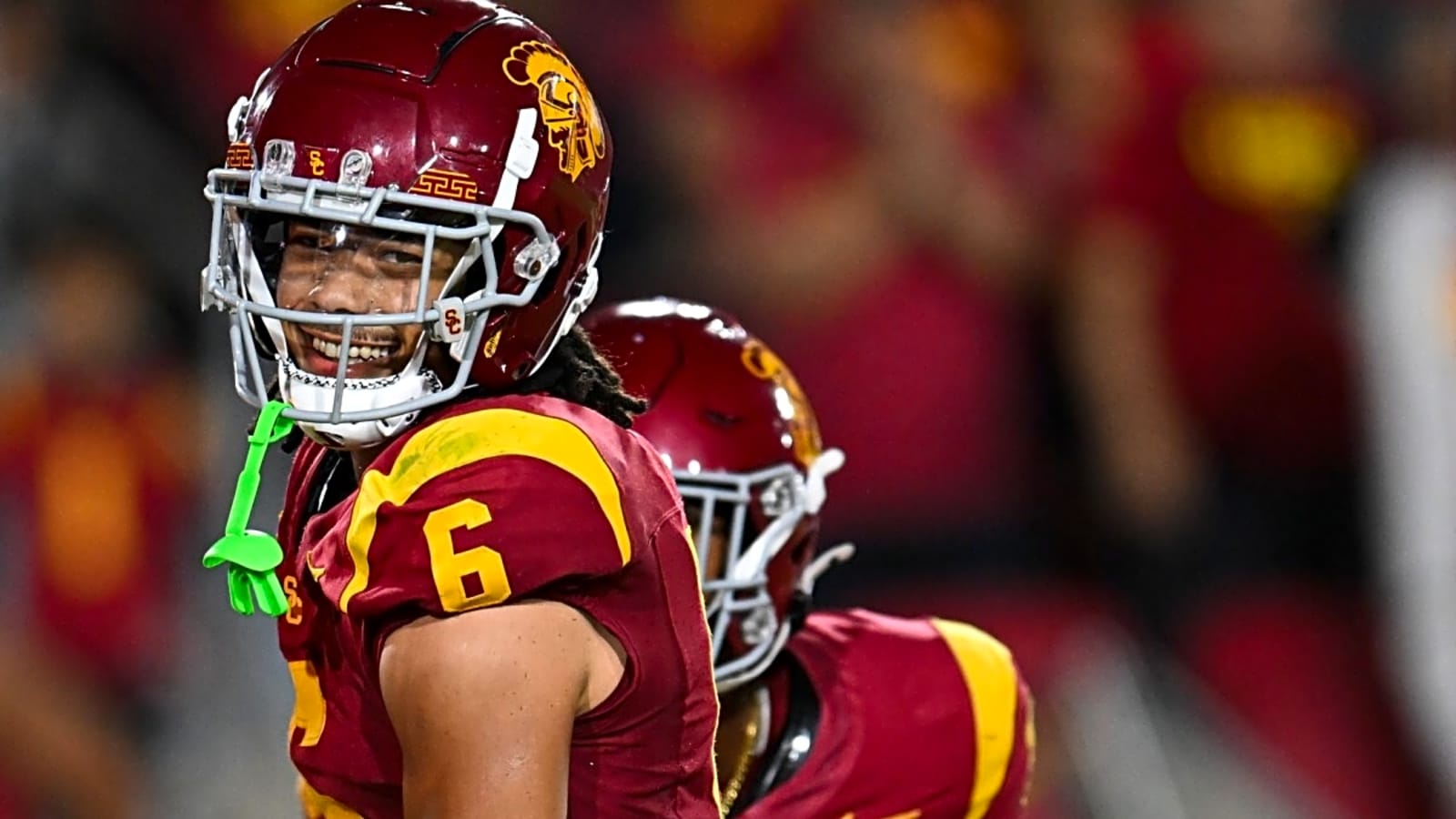 Legendary College Football QB Sends Strong Message on Makai Lemon