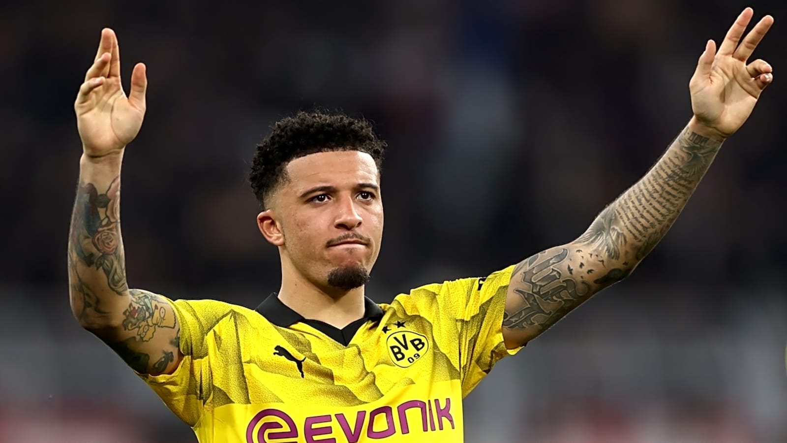 Man Utd wantaway prepares to slash his wages in half to seal his desired transfer this summer