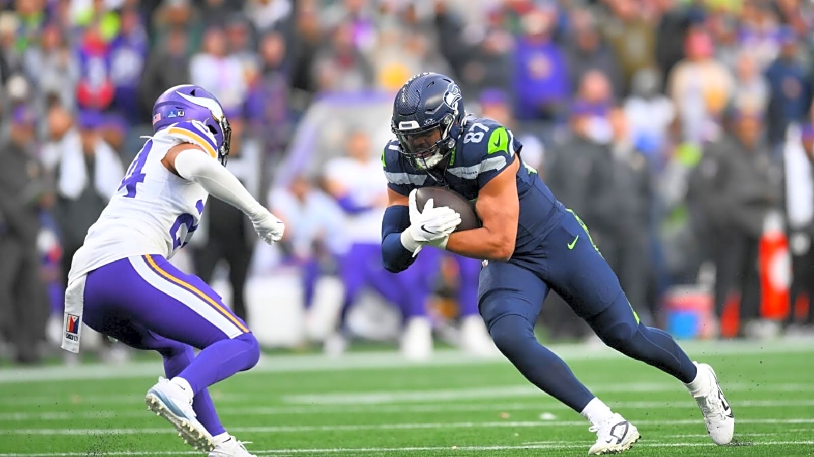 Dolphins hosting free agent tight end with the right traits to assume Jonnu Smith’s role in 2025 offense