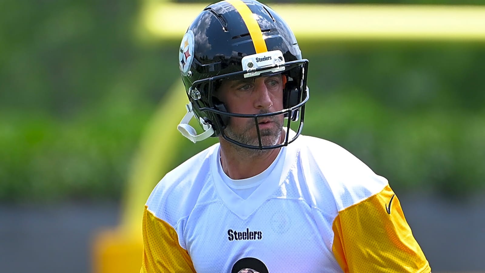 Aaron Rodgers Faces One Perfectly Clear Obstacle Next Season