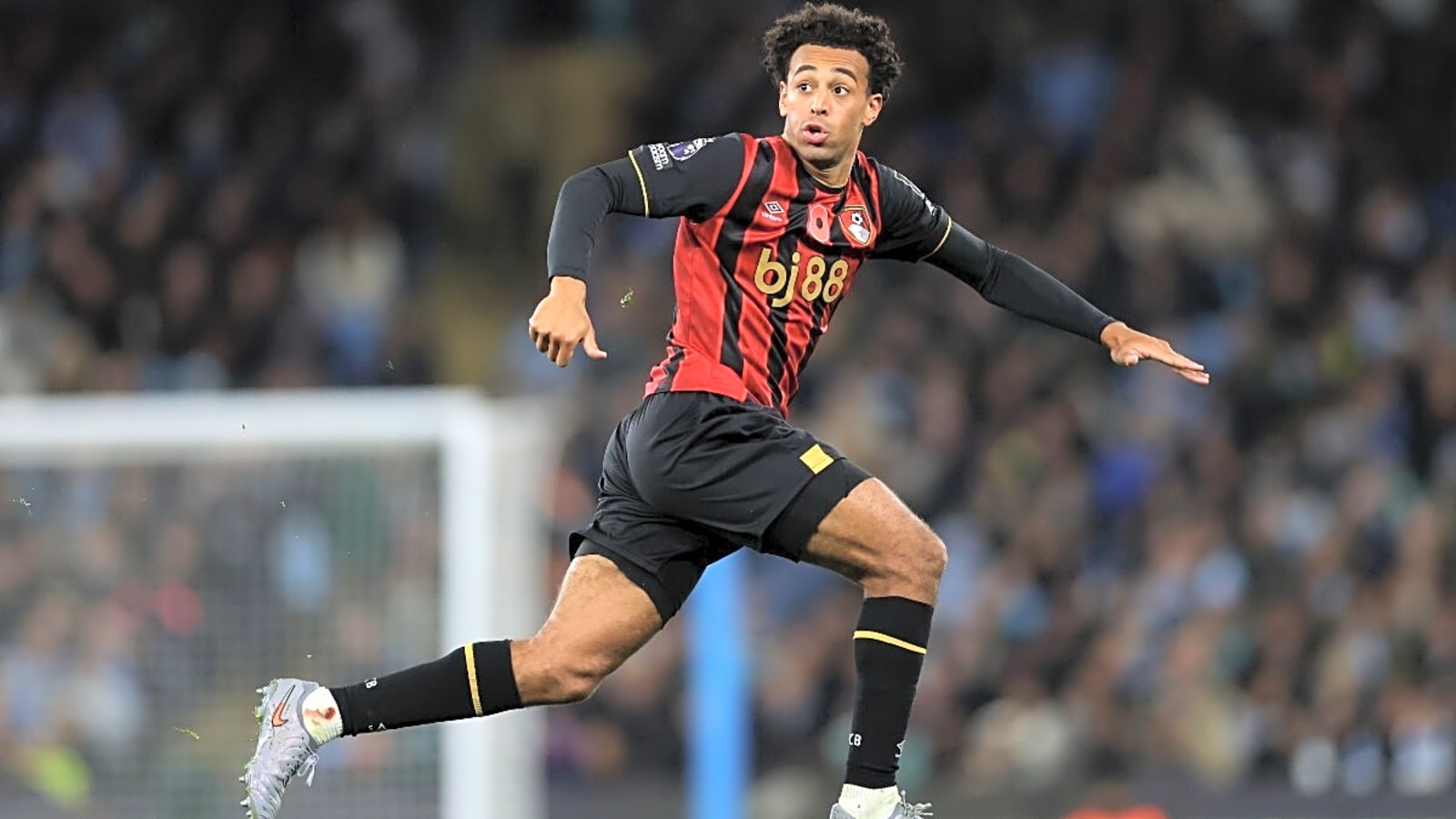 Report: Man United and Chelsea would have to wait after the World Cup to sign £40 million midfielder