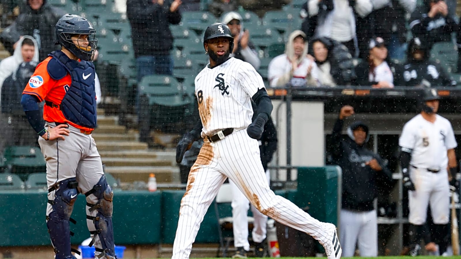 White Sox Lose Luis Robert Jr. as Trade Clock Ticks