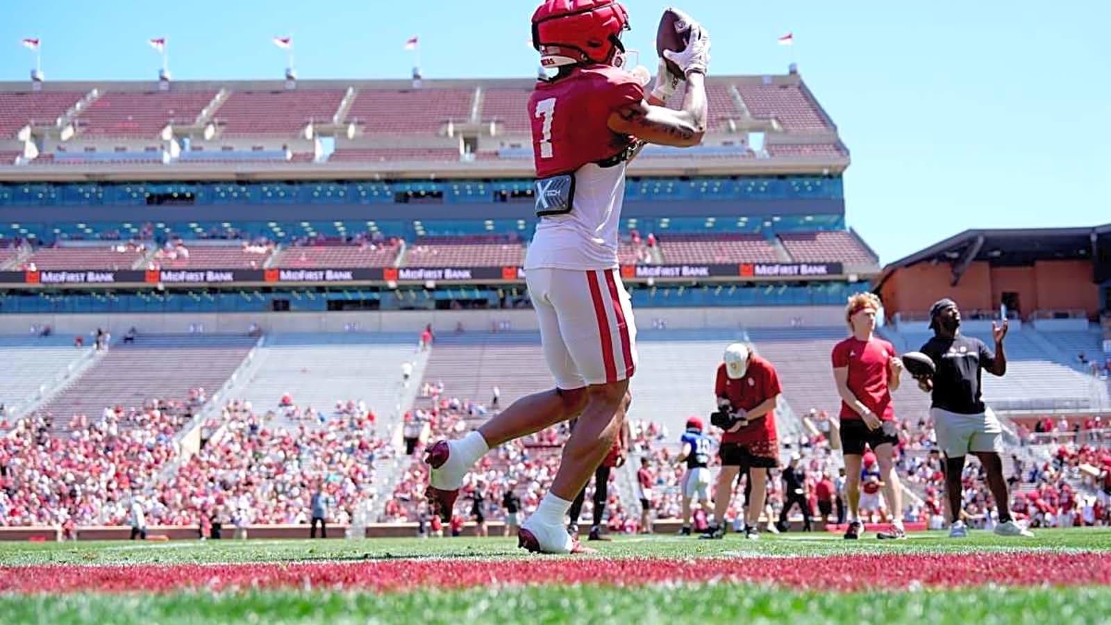 Five standout offensive players for the Oklahoma Sooners to watch heading into fall camp