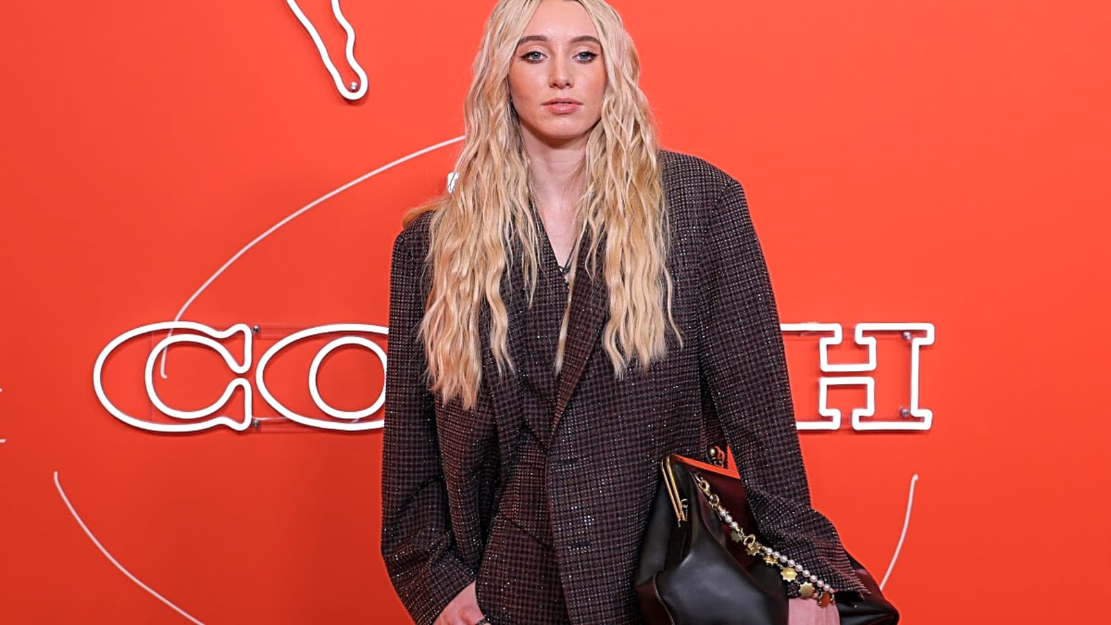 Paige Bueckers&#39; Unexpected Wardrobe Change at WNBA Draft Captures Attention
