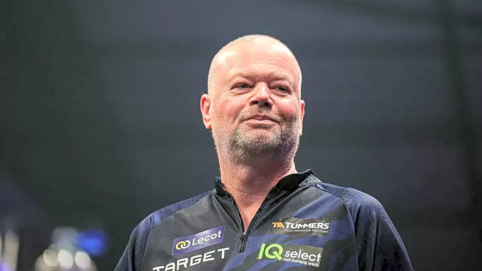 Watch: Raymond van Barneveld's tips for successful throwing action: 'You shouldn’t overthink it — that’s fatal in darts'