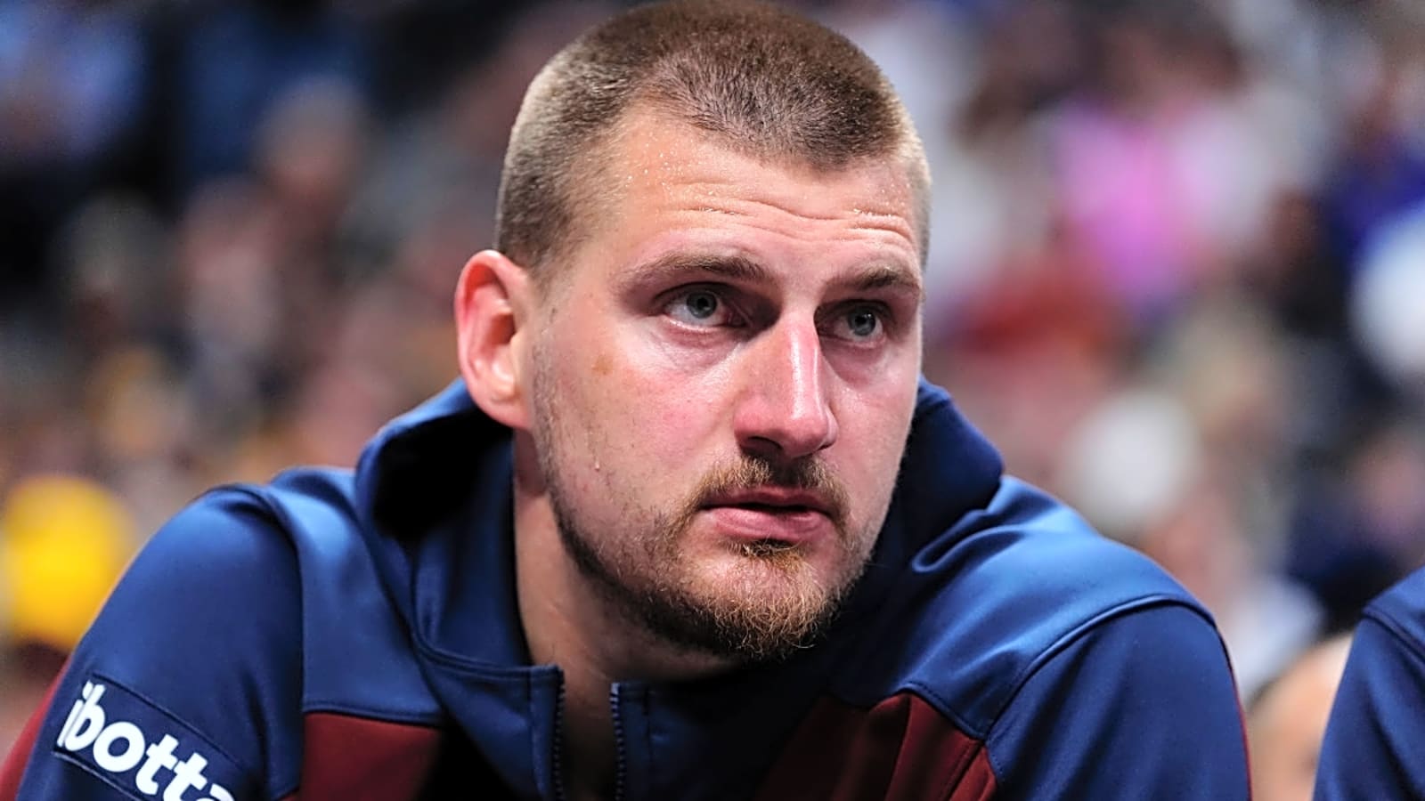 Nikola Jokic&#39;s No-Look Pass Leaves NBA in Disbelief