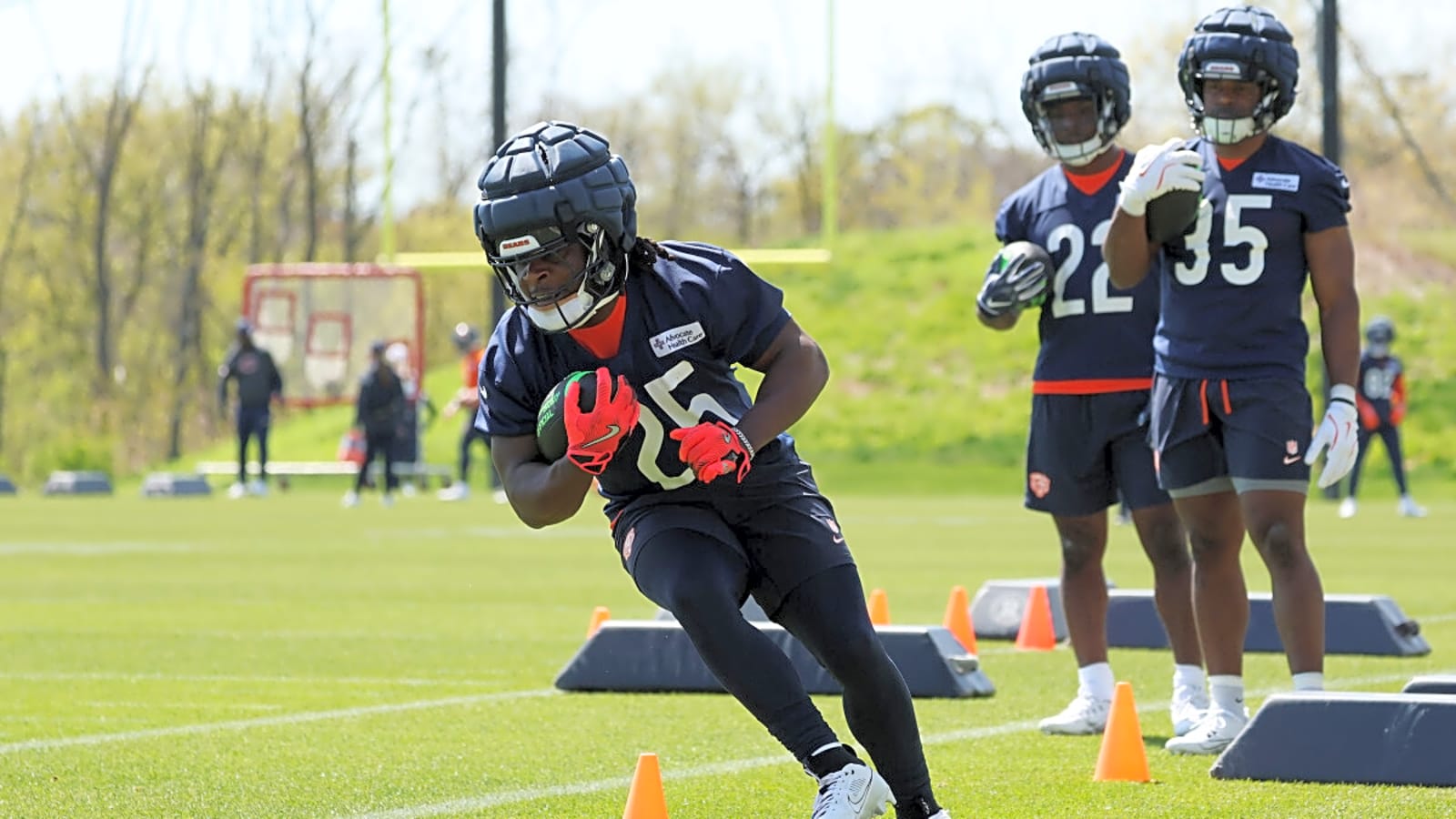 Bears Hard-Nosed Rookie RB Pushes Back on 7th-Round Label After Draft Slide