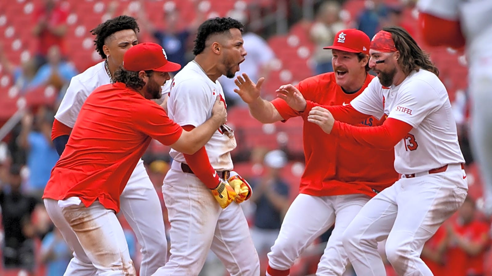 Benches Clear in Cubs&#39; Win Over Cardinals After Heated Exchange
