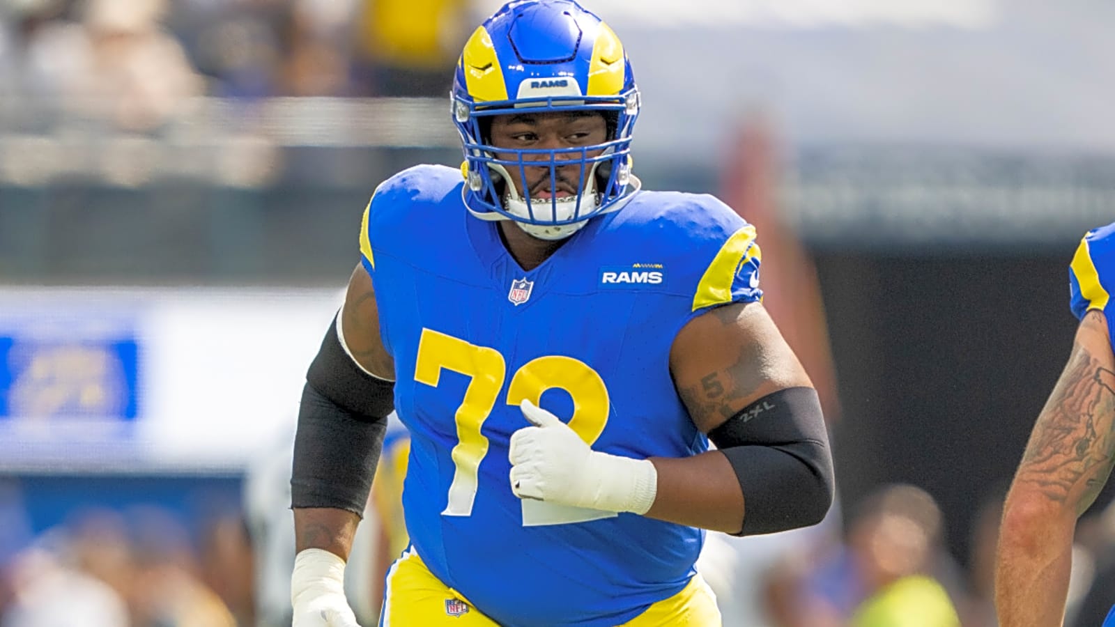 Kansas City Chiefs sign a veteran who could spice up the left guard competition on the 90-man offseason roster