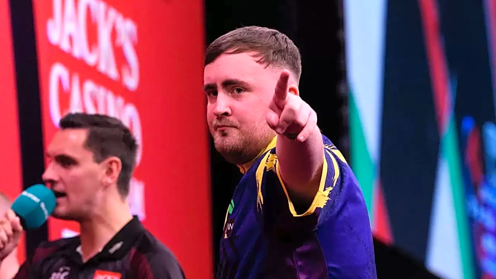 LIVE World Series of Darts Finals Sunday afternoon | Luke Littler is through after a very close contest against Ross Smith