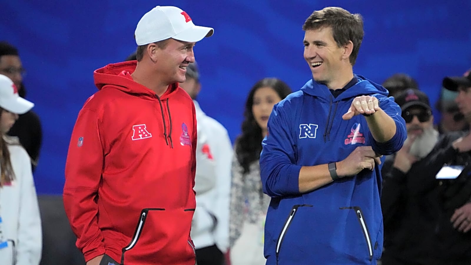 Giants legend Eli Manning&#39;s brother Peyton Manning took full advantage of his opportunity to take a shot at his little bro