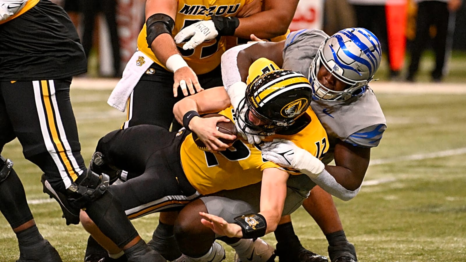 Memphis defensive tackle Keveion&#39;ta Spears transfers to SMU