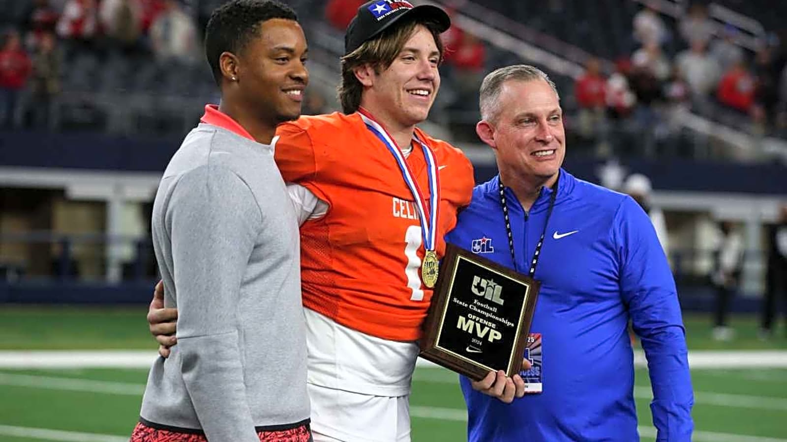 Newest Oklahoma Sooners commit QB Bowe Bentley isn&#39;t wasting any time trying to build the team of the future