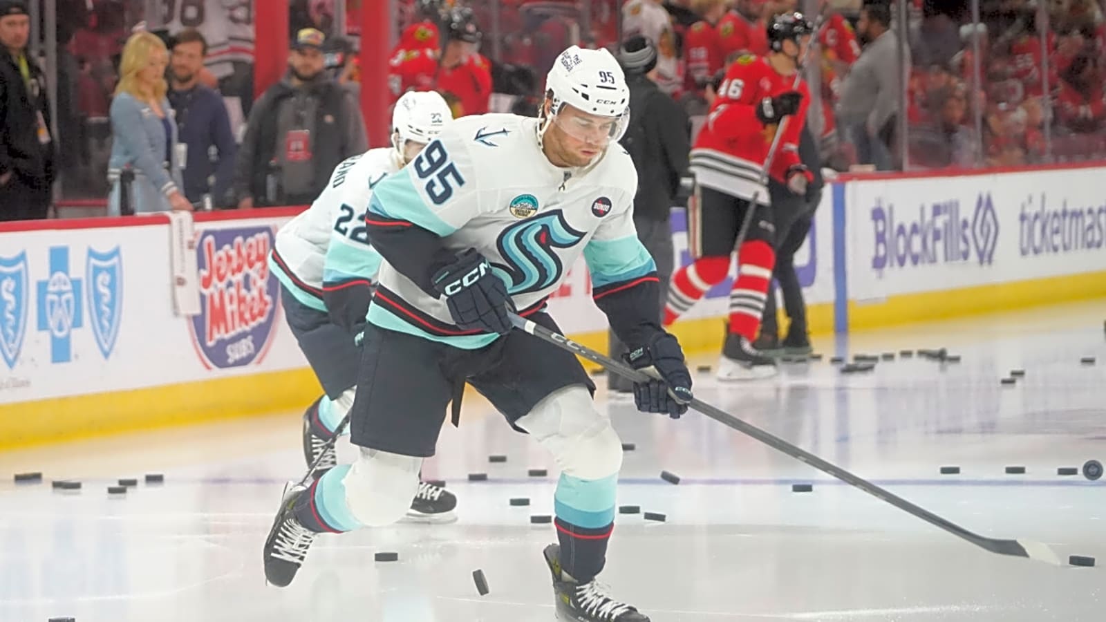 Blackhawks Acquire Andre Burakovsky from Kraken