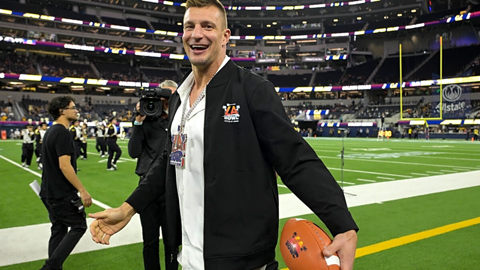 Rob Gronkowski Raves About Mike Vrabel and Patriots&#39; Offseason