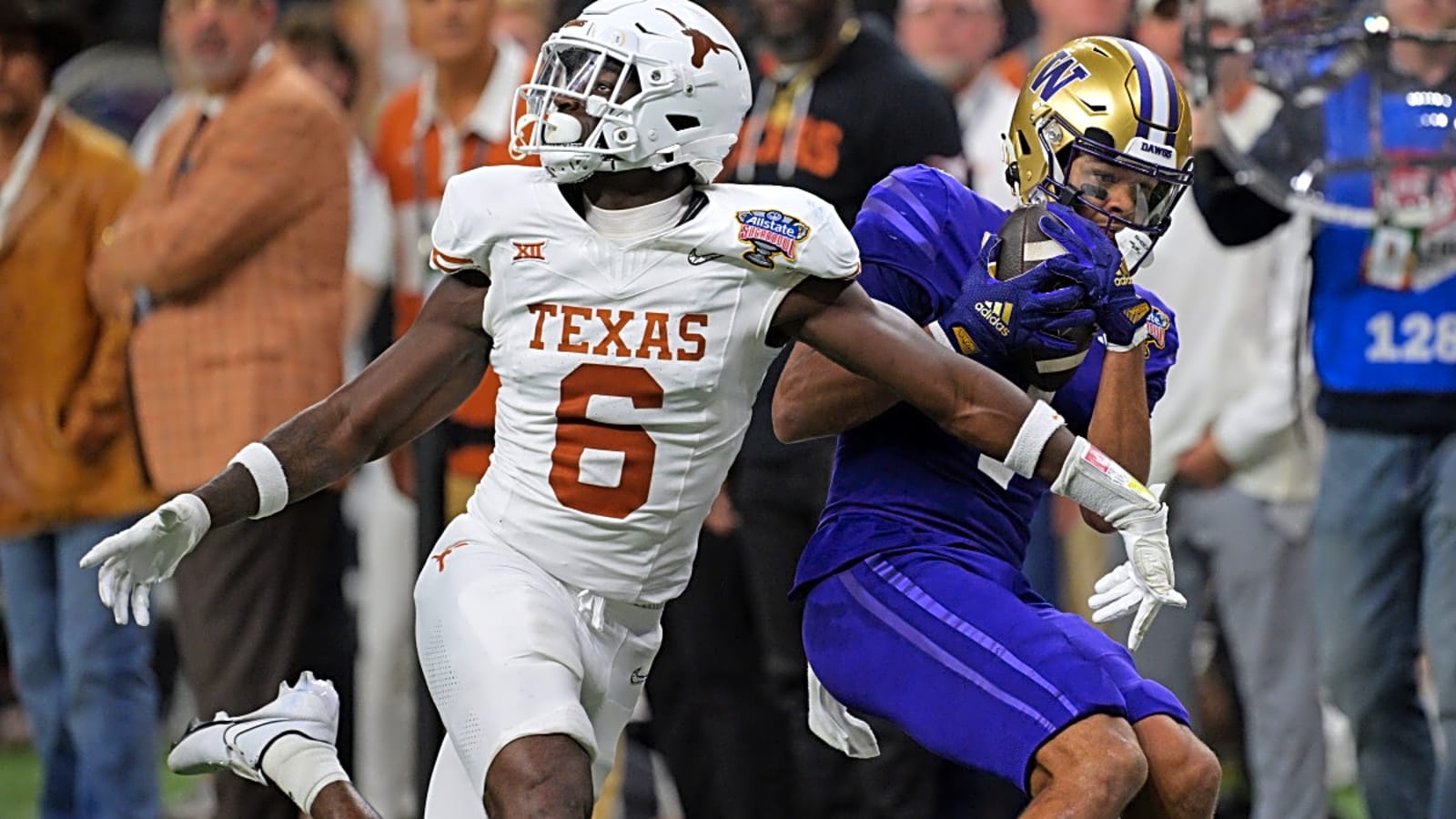 Former Texas and Ohio State star forced out of football after devastating medical update