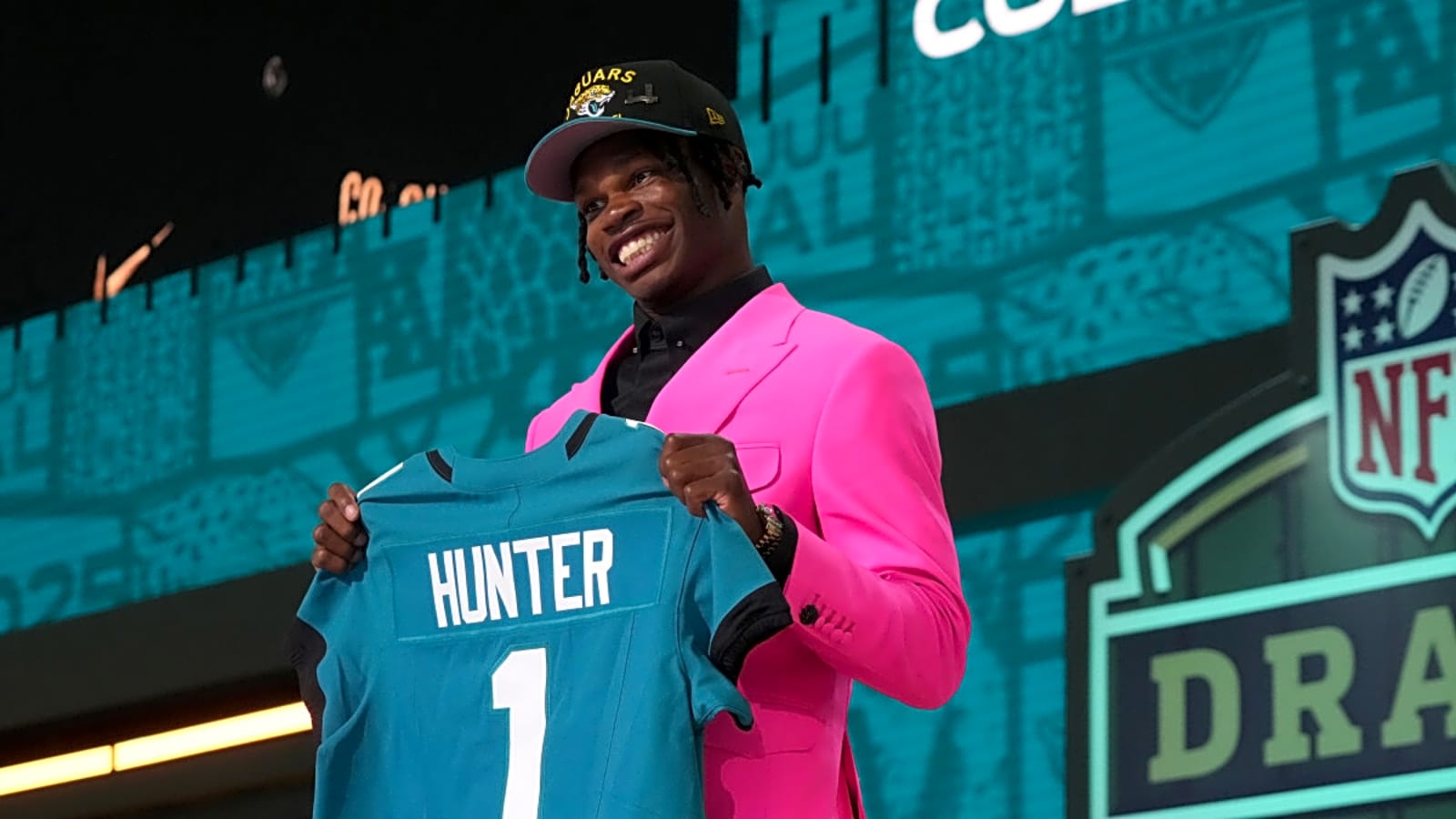 Famed Sports Doctor Predicts Bad News For Travis Hunter’s Rookie Season