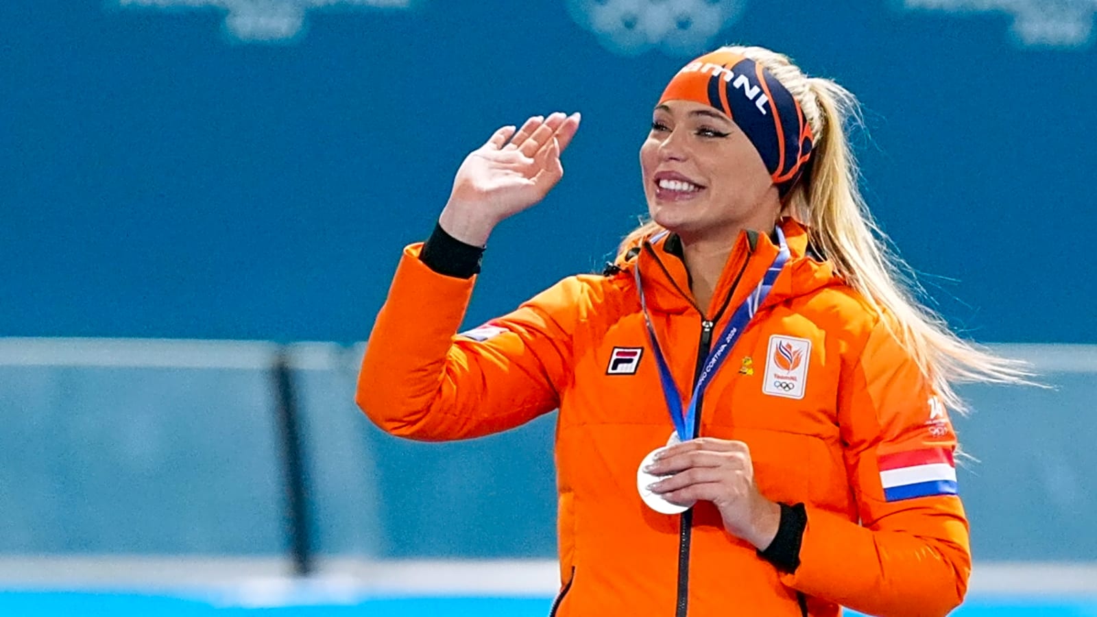 Jutta Leerdam Shows Off 2 Winter Olympics Medals in Moment With Jake Paul