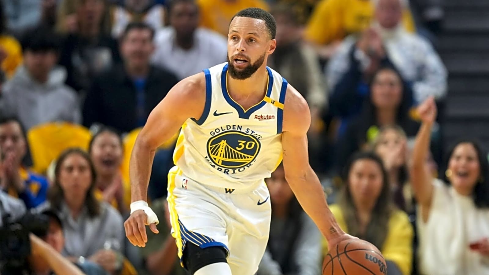 Stephen Curry Reportedly Wants Warriors To Sign Defensive Guard To Two-Year Deal