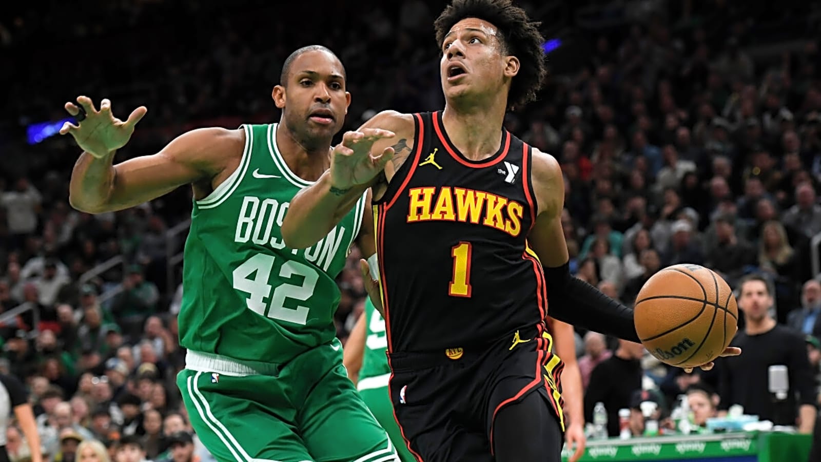 Hawks Rumored to Reunite With Former All-Star Center: Insider