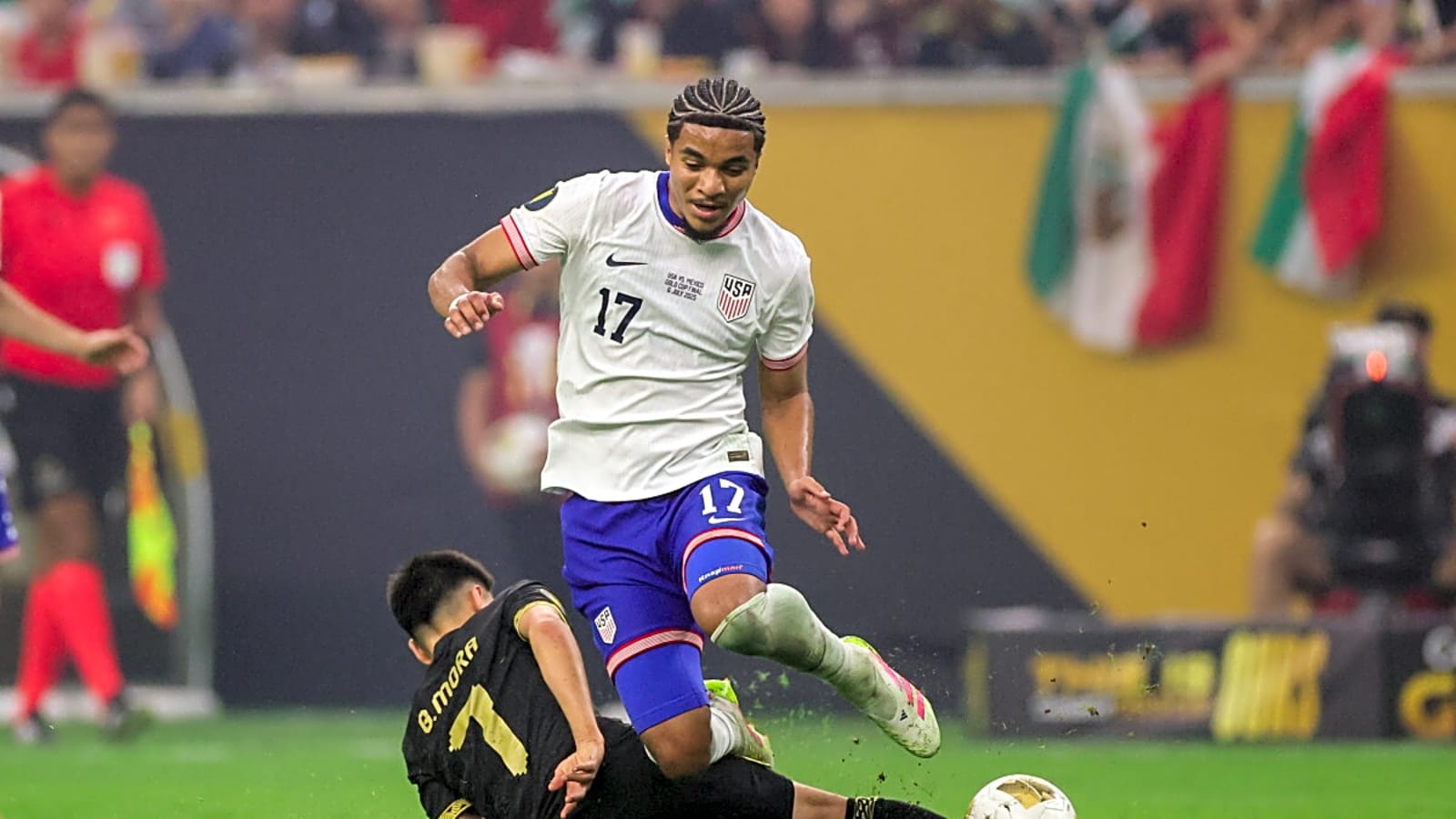 Handball Controversy: Why Didn&#39;t the Referee Award a Penalty For The USMNT Vs Mexico?