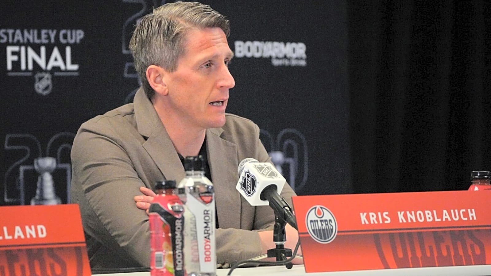 Oilers&#39; Kris Knoblauch Hints at Potential Goalie Decision